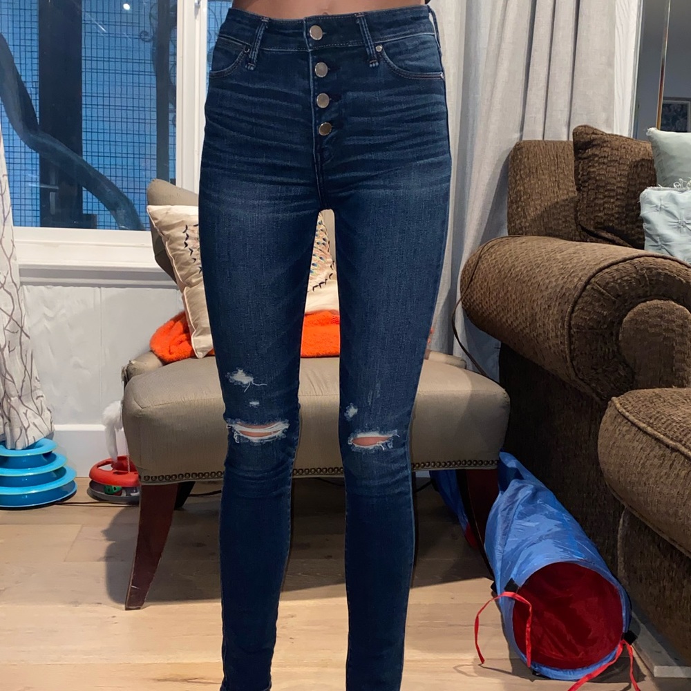Abercrombie distressed dark wash jeans size 24